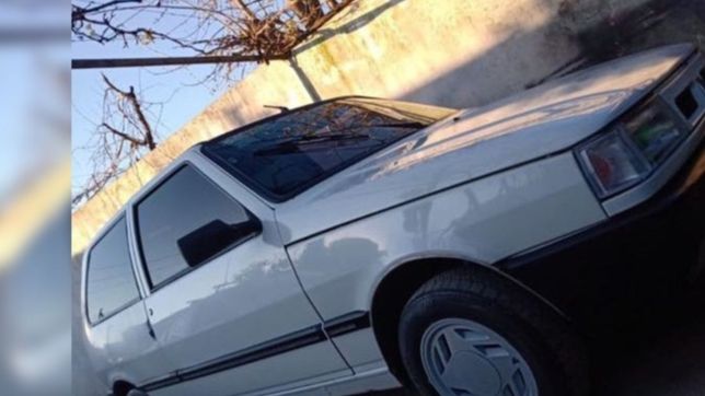 le robaron el auto en la plata y ofrece 100.000 pesos de recompensa para recuperarlo