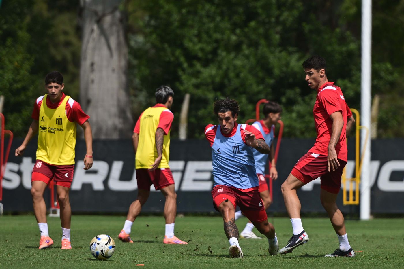 Estudiantes pretemporada entrenamiento Domínguez Ávila Castro Rodriguez