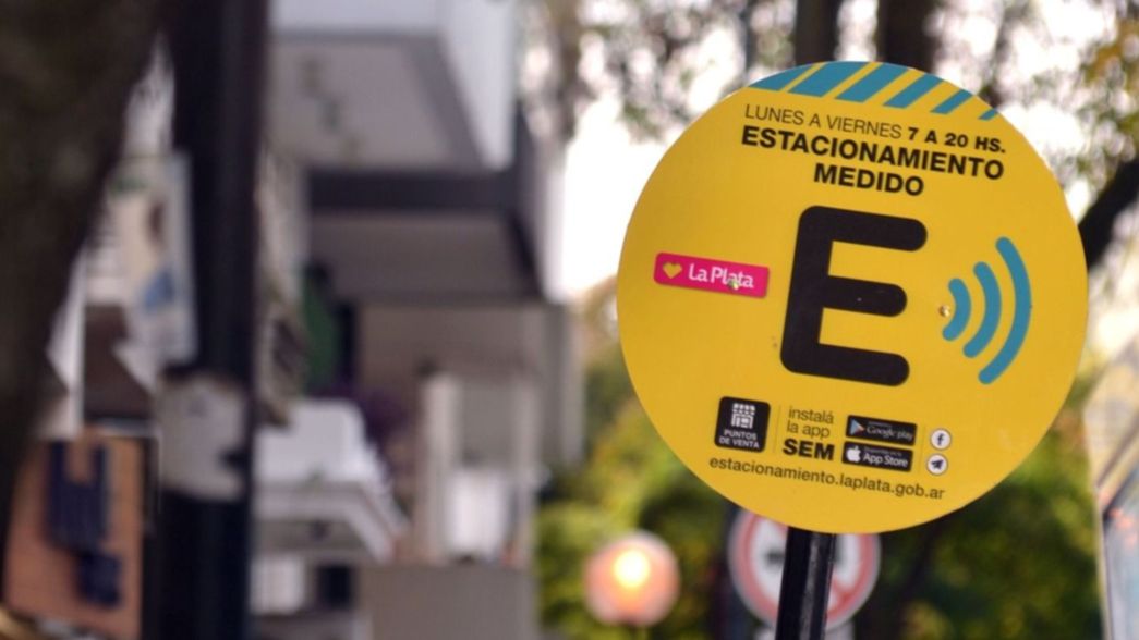 Quejas en el arranque de la nueva aplicación del estacionamiento medido en La Plata