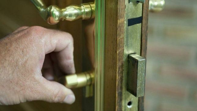 se metieron en una casa de la plata, le cambiaron la cerradura y quisieron usurparla