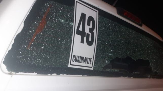 provoco desmanes en una fiesta y cuando llego la policia los recibio a piedrazos