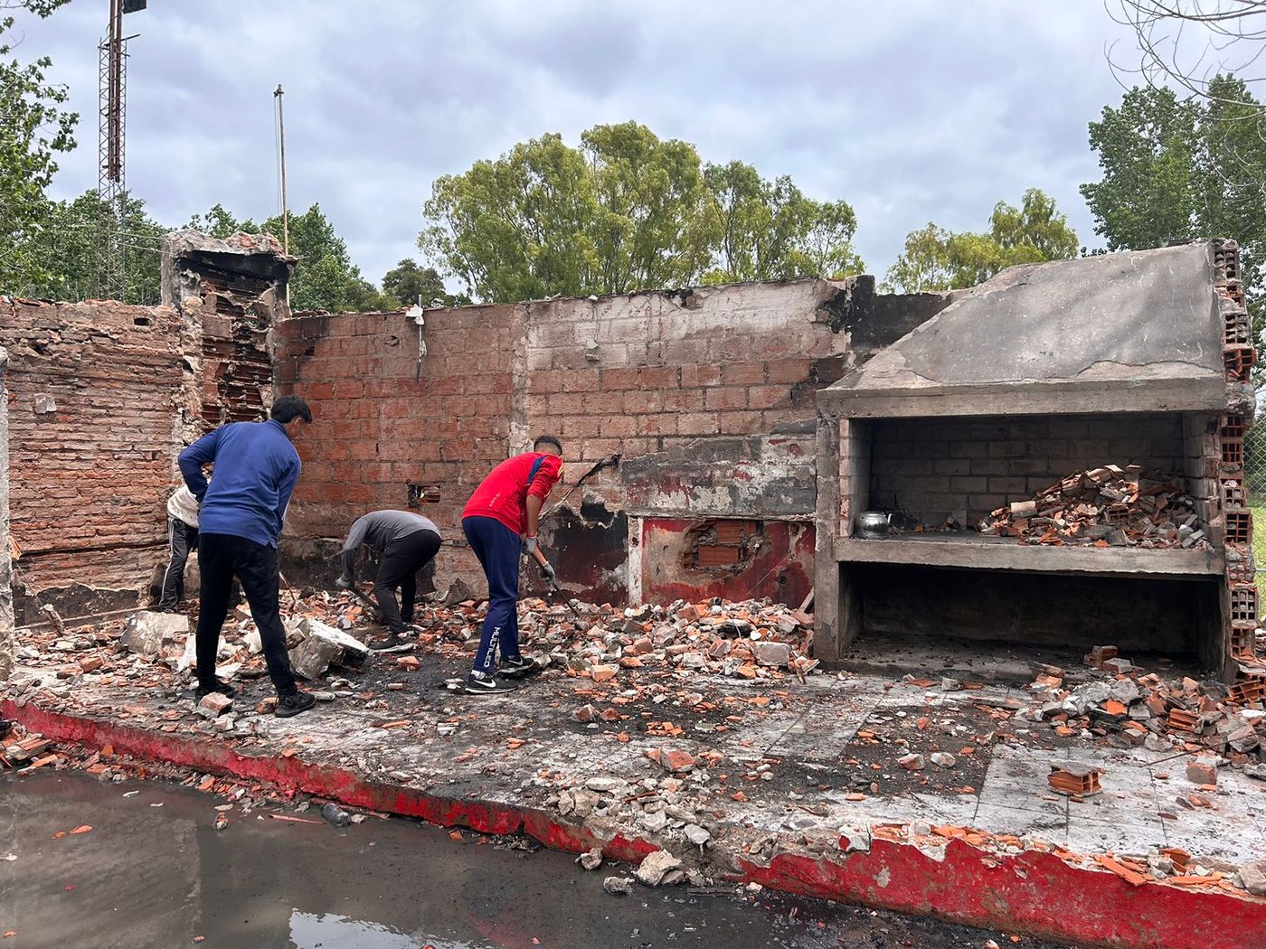 Incendio Alumni Los Hornos 3.jpg