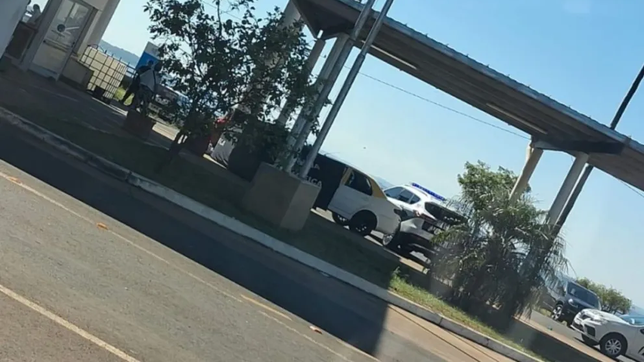 una mujer que viajaba de la plata a paraguay se descompenso y murio en la frontera