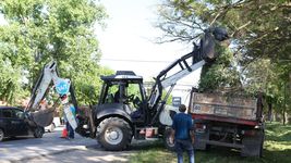 mas de 100 agentes municipales desplegaron un operativo de limpieza contra el dengue mas de 100 agentes municipales desplegaron un operativo de limpieza contra el dengue