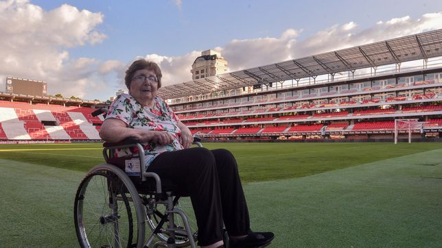 la abuela fanatica de estudiantes se tatuo la nueva estrella por el campeonato de la copa argentina