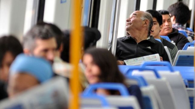 el tren roca sumara servicios entre la plata y constitucion por el encuentro feminista