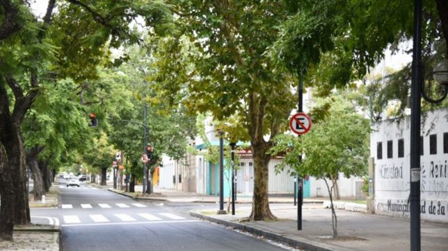 ya no se podra estacionar en diagonal 73 desde plaza moreno hasta plaza azcuenaga