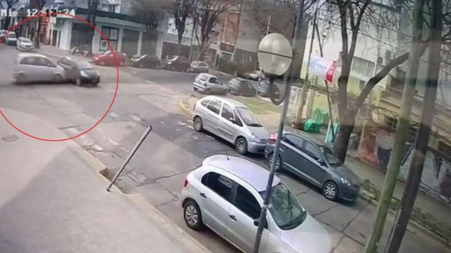 video: un nuevo accidente de transito en la plata termino con un nene de 10 anos herido