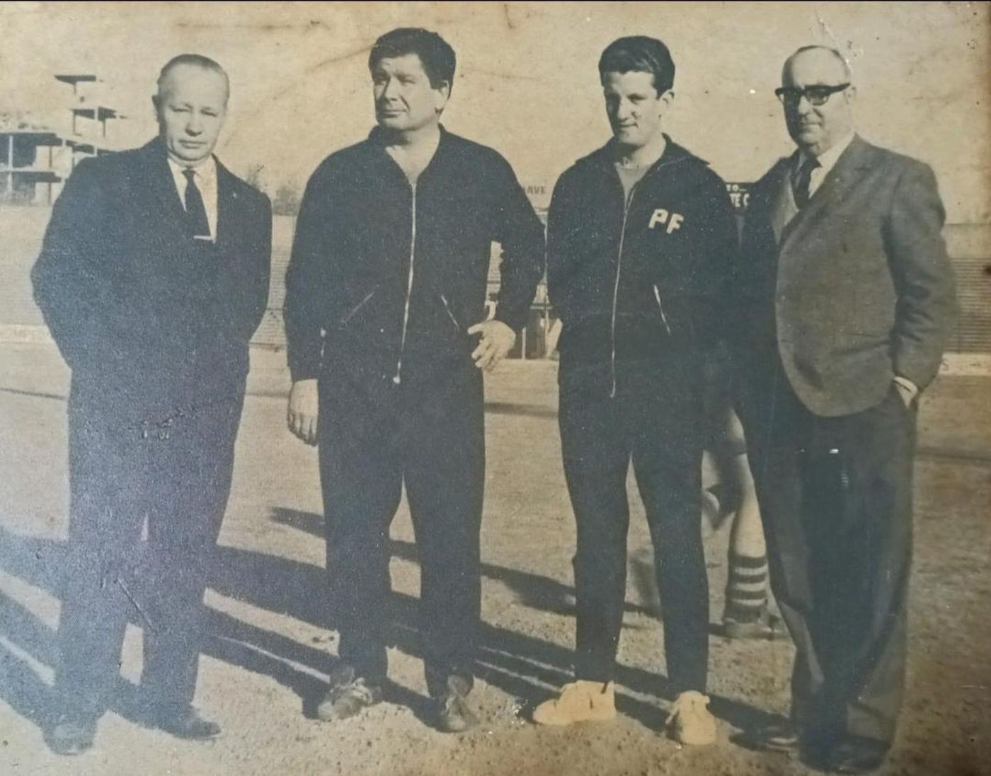 Don Miguel en su paso por Rosario Central. A la izquierda el entonces presidente 