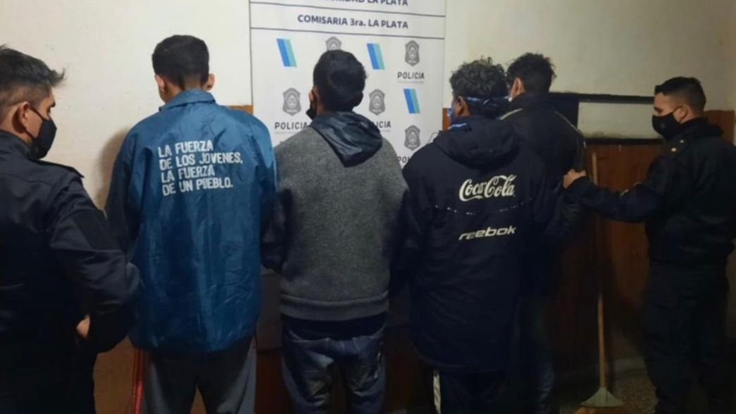 Robó con una tobillera electrónica y quiso morder a los policías al grito de tengo sida