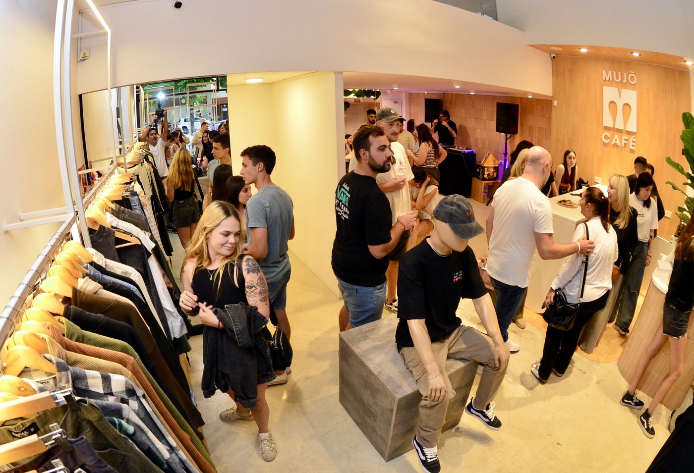 Mujo Café y Kafka La Plata (3).jpg