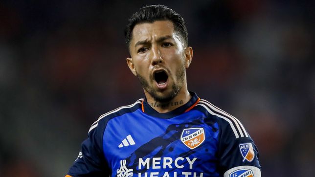 luciano acosta es el elegido por estudiantes y buscan cerrarlo