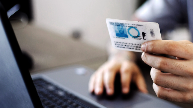 hackearon el renaper y pusieron a la venta los datos de millones de argentinos