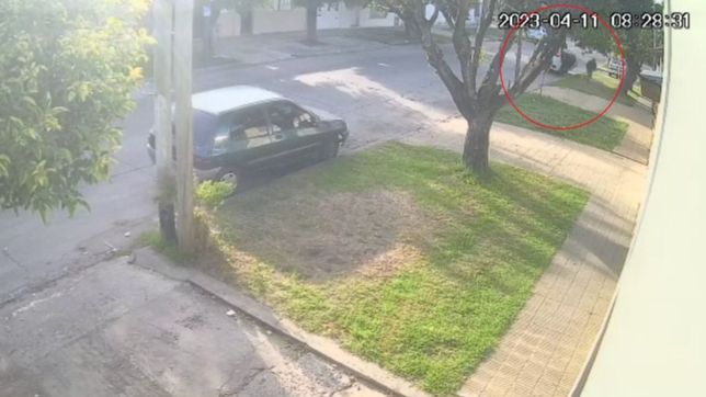 le gatillaron al chico pero la bala no salio: dramatico robo a una familia de la plata