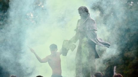 Lanzan un operativo de seguridad especial en La Plata para evitar desmanes durante los festejos del UPD Lanzan un operativo de seguridad especial en La Plata para evitar desmanes durante los festejos del UPD