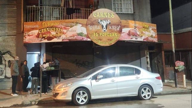 una mujer sufrio graves quemaduras en un incendio e investigan un posible intento de homicidio