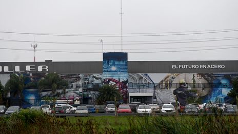 En un acto histórico, empresas de La Plata firmaron sus escrituras en el Parque Industrial II
