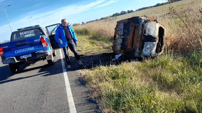 redoblan esfuerzos para descubrir que hay detras de la ola de autos quemados