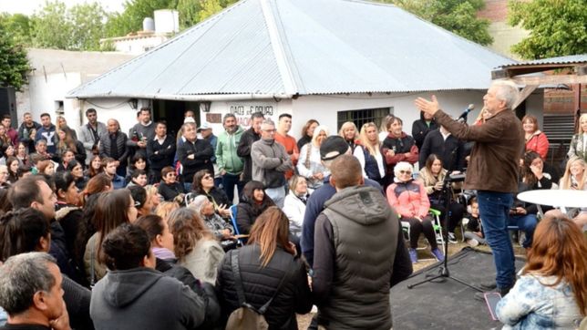 alak no habla de candidatura pero sigue de recorrida por la plata con anuncios de campana