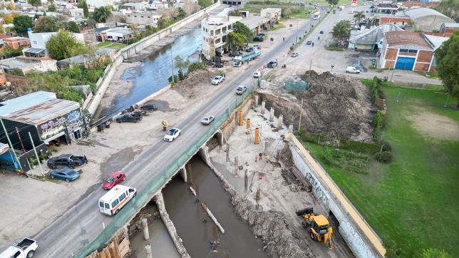 avanzan las obras hidraulicas en el arroyo el gato de la plata