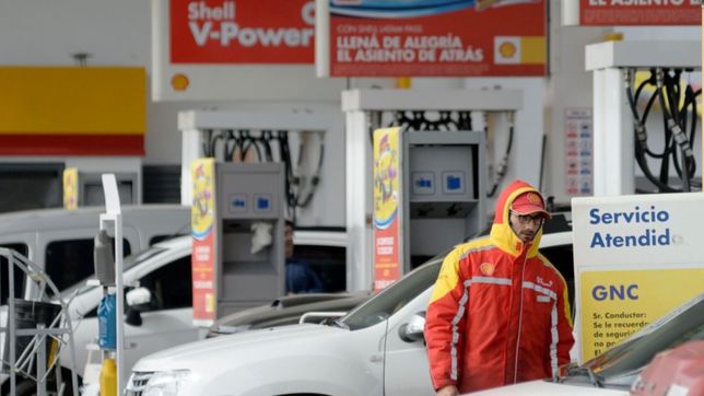 ya evaluan poner un limite a la venta de combustibles por la escalada del dolar