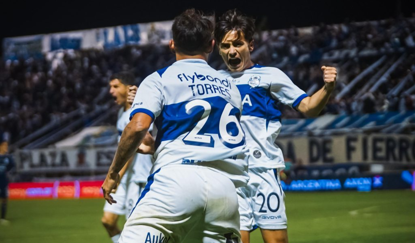 Gimnasia Acassuso festejo gol Pérez Torres