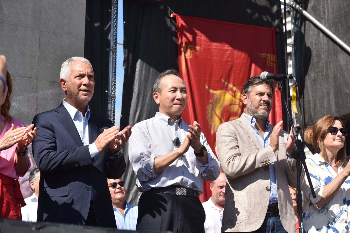 Año Nuevo Chino en Plaza Moreno Alak embajador chino Wang Wei y Carlos Bianco(4).jpeg