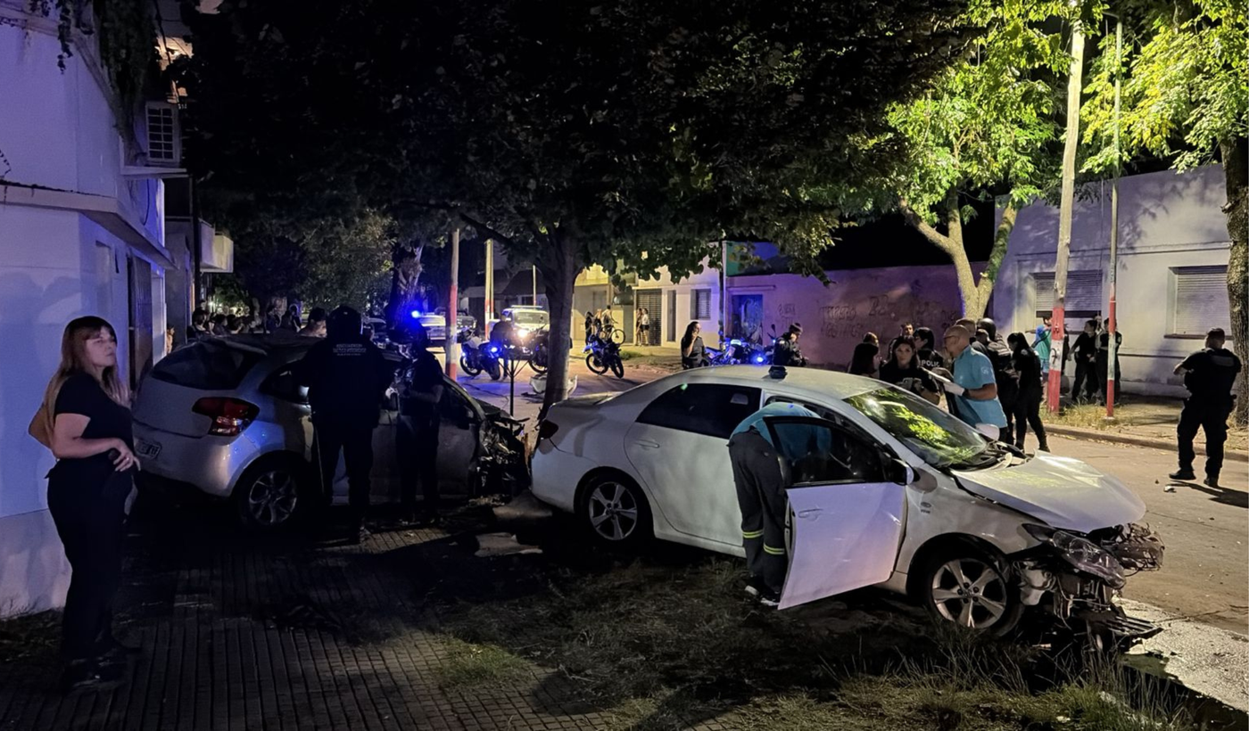 Persecución y choque en 15 y 33