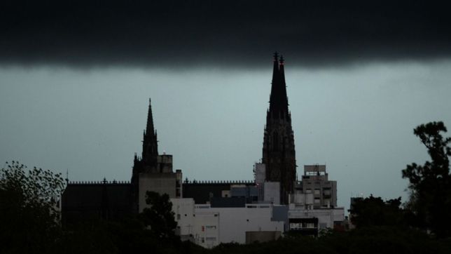 alerta meteorologico en la plata: ¿a que hora llegarian las tormentas?
