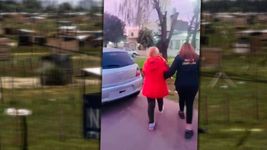 cayo la dona, una mujer que regenteaba la venta de droga en la megatoma de los hornos cayo la dona, una mujer que regenteaba la venta de droga en la megatoma de los hornos