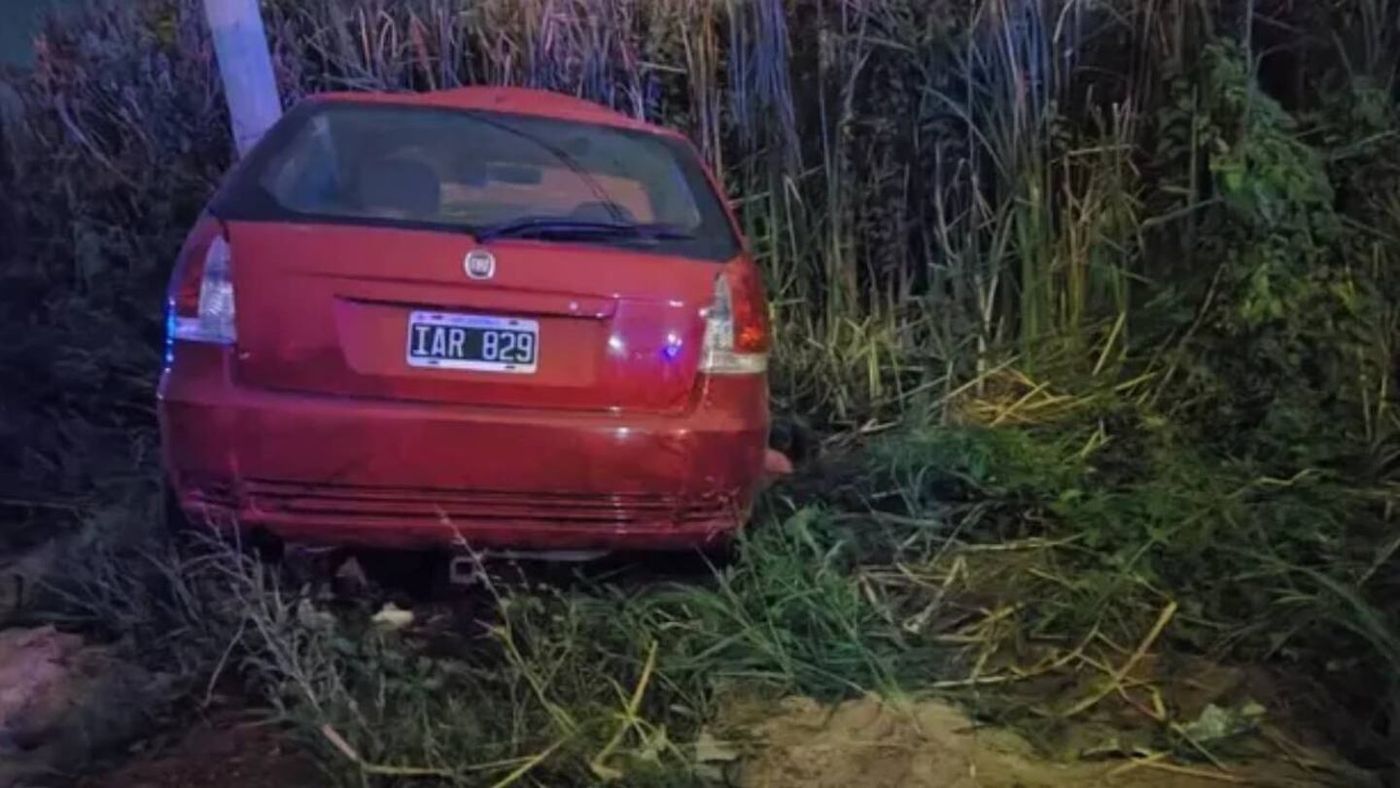 El auto rojo que quisieron robar el d&iacute;a que mataron a Kim G&oacute;mez. Ser&aacute; rifado a beneficio de los clubes de f&uacute;tbol infantil