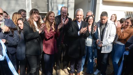 Junto al papá de Kim Gómez, Alak inauguró un centro para asistir a chicos en situación de vulnerabilidad