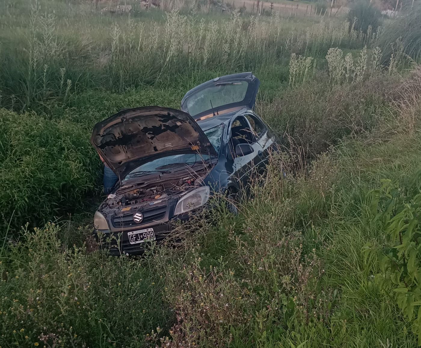 El vuelco se produjo cerca de El Rodeo, al sudoeste de La Plata