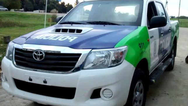 golpeo a la pareja y luego se atrinchero en su casa de los hornos: se entrego