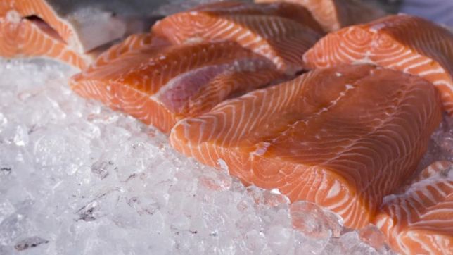 robo un salmon, queso y chicles de un supermercado en la plata y lo descubrieron