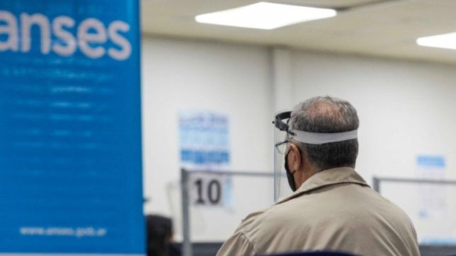 el gobierno descarto el pago de un bono de fin de ano para jubilados y otros trabajadores