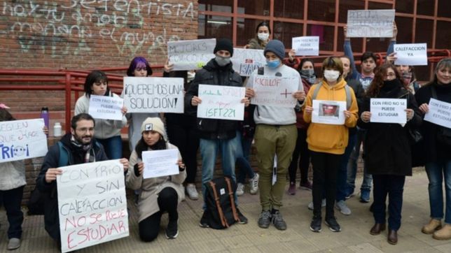 preparan un nuevo frazadazo en una escuela de la plata por falta de calefaccion