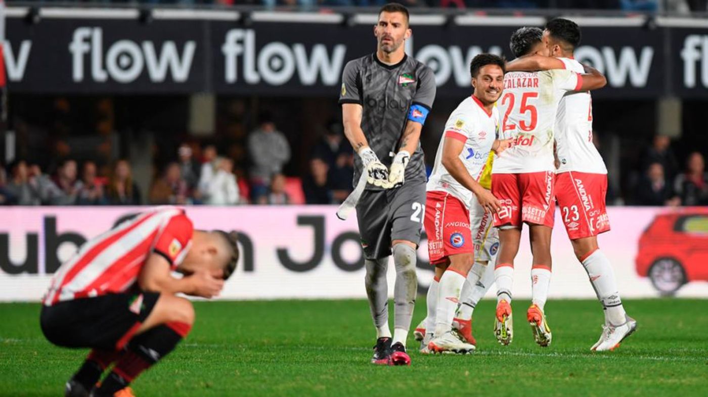 Estudiantes Argentinos Juniors Copa de la Liga.jpg