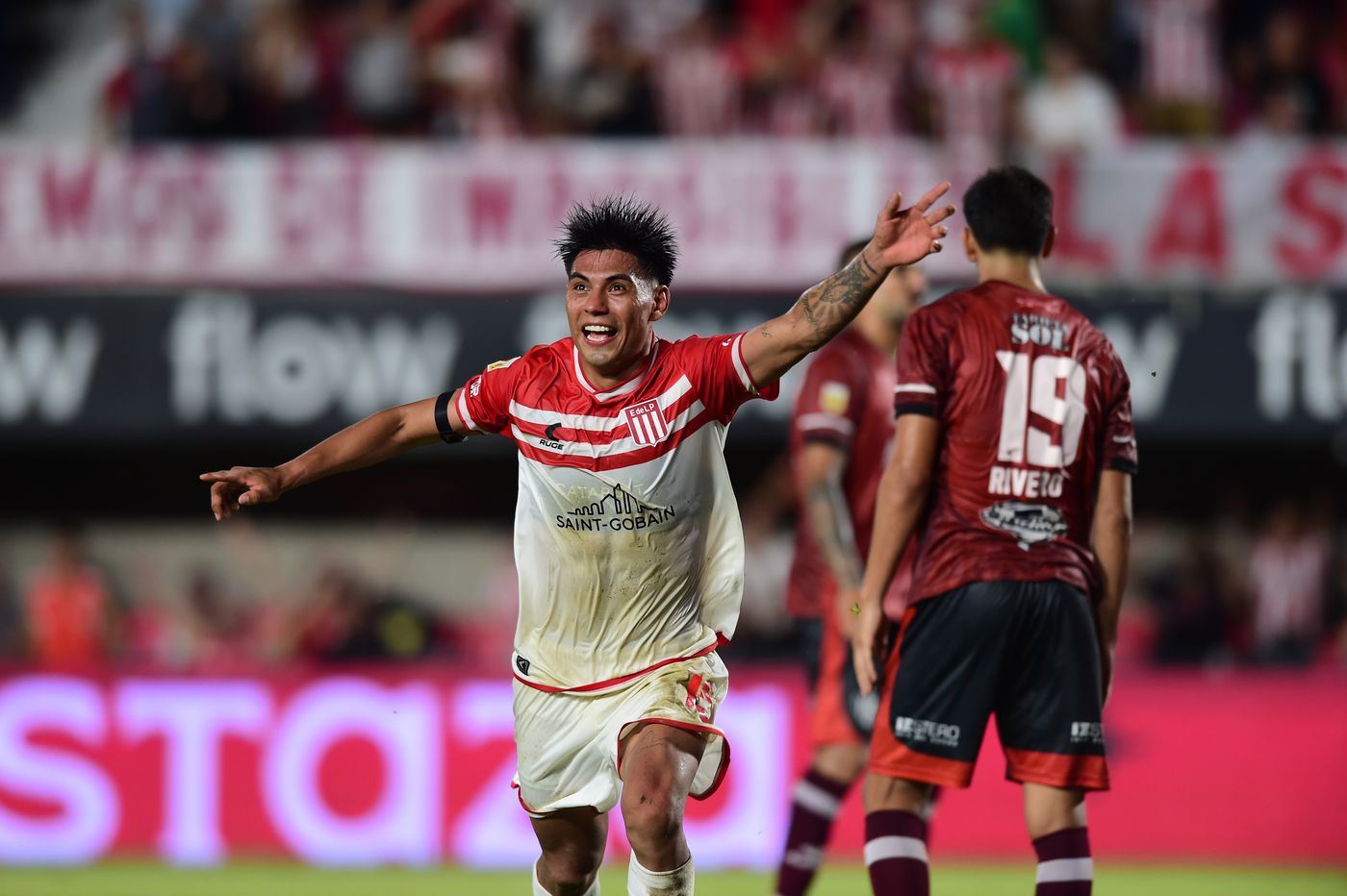 Estudiantes Central Córdoba Arzamendia festejo gol.JPG