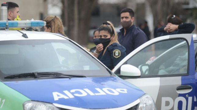 una mujer denuncio que balearon a su hijo en un robo pero la policia no le cree