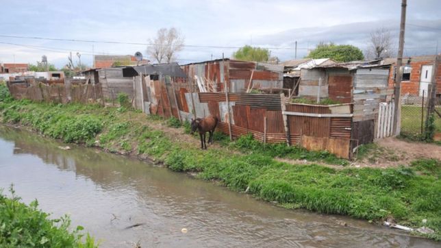 arroyos e inundaciones: la comuna intervino en distintos barrios para liberar los cauces