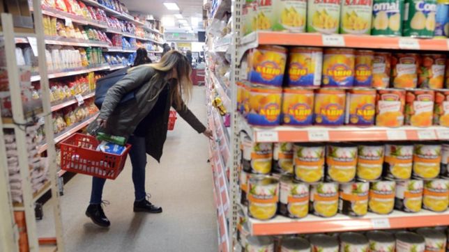 el gobierno retrotrajo al 6 de marzo los precios de varios productos en supermercados