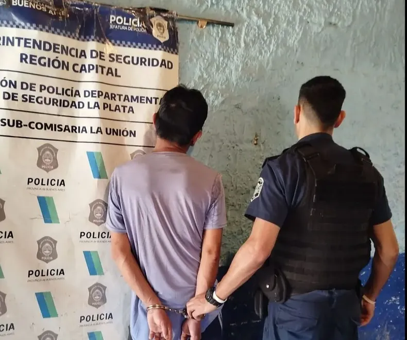 Vecinos de Melchor Romero lincharon a un hombre acusado de abusar de una menor en la parada del colectivo