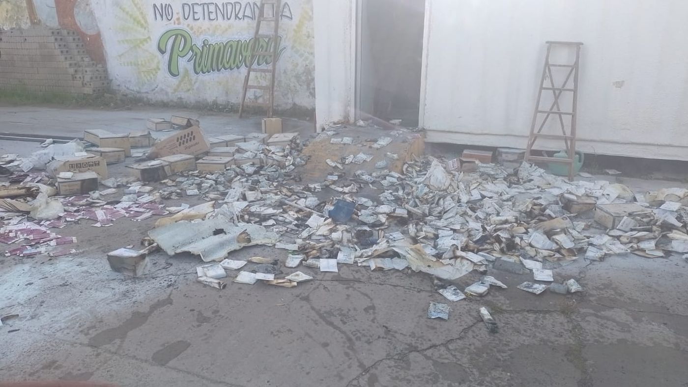 El depósito de la UPA de Los Hornos se incendió parcialmente. El depósito de la UPA de Los Hornos se incendió parcialmente. 