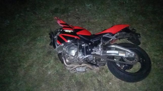 tragedia en la ruta 2: un joven choco y murio mientras iba a ayudar a un amigo accidentado