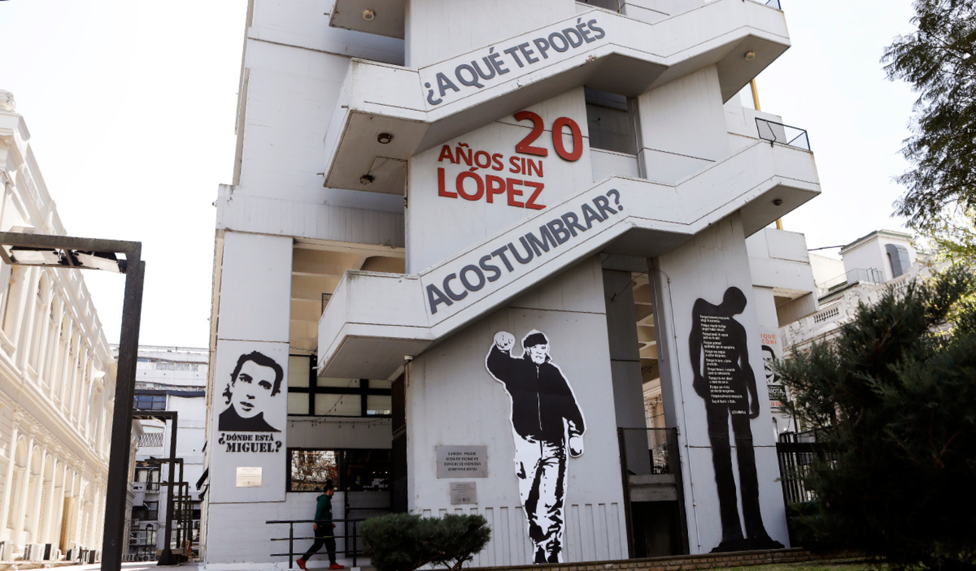 PORTADA Mural Julio López 20 años