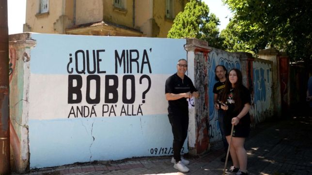 la historia detras del platense que pinto la frase viral de messi en el frente de su casa