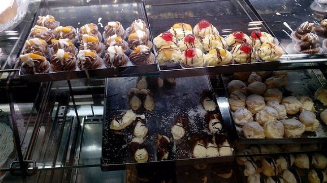 panaderos advierten que la docena de facturas deberia costar $25.000 para ser rentable