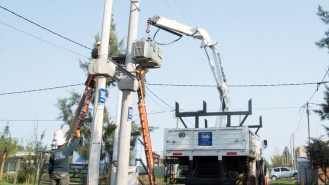 nuevas obras de edelap y continua la ampliacion de la red electrica en la plata