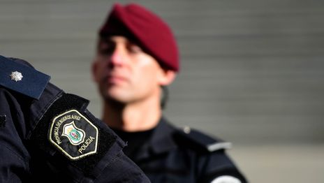 Comienza el juicio oral a un expolicía acusado de violencia de género en una comisaría